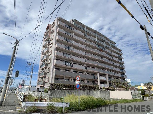 アンピール板付南の外観