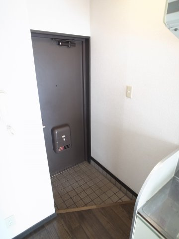 【玄関】 | フィールドハウス末広　弐番館 | 玄関から始まる素敵なお部屋♪　※イメージ画像