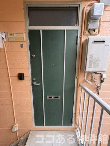 エクレールハイツの玄関