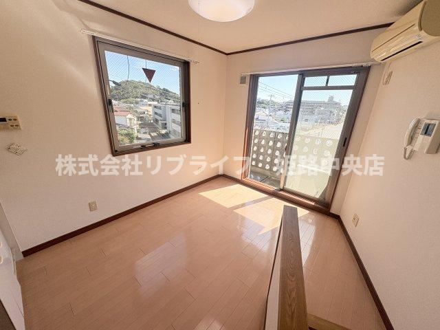 ベルフラワー岡町の居間・リビング