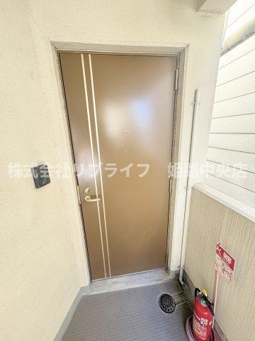 ベルフラワー岡町の玄関