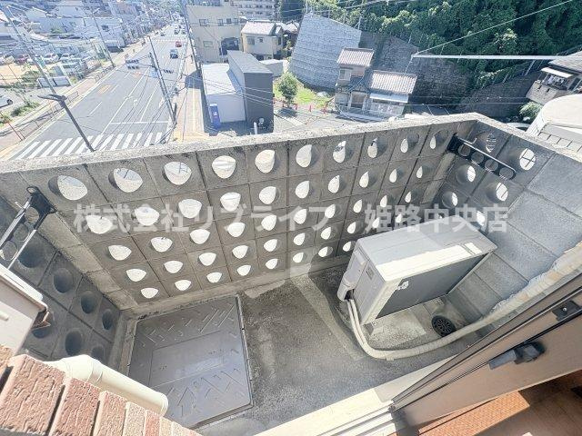 ベルフラワー岡町のバルコニー