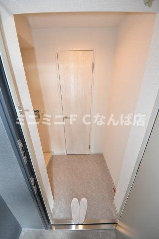 esteOeste難波元町の玄関