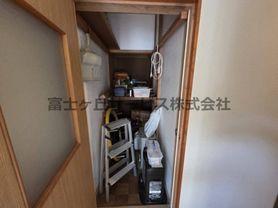 【設備】 | 森町三倉　中古住宅 | 階段下収納です