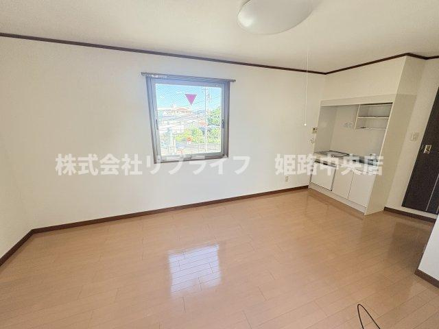 ベルフラワー岡町の居間・リビング