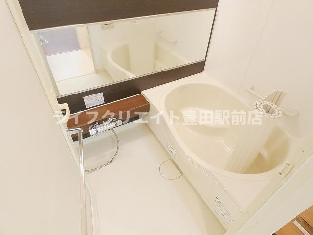 エクセレントスクエア高幡不動の浴室