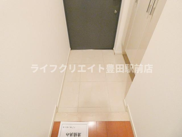 エクセレントスクエア高幡不動の玄関