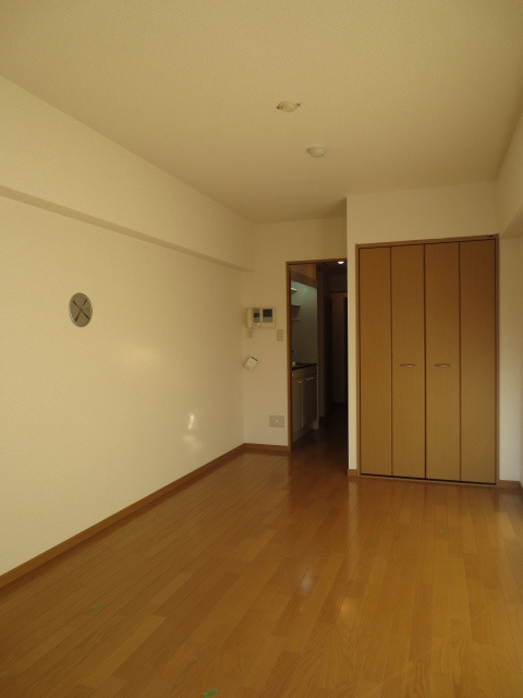 ＴＡＫＡＨＡＳＨＩ　ＭＡＮＳＩＯＮⅡの居間・リビング|居室（ベランダ側より）
