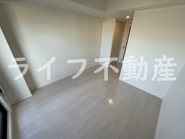 サムティ大阪GRAND EAST（S-RESIDENCE深江橋EASTⅠ）の内装|明るい色調の室内です