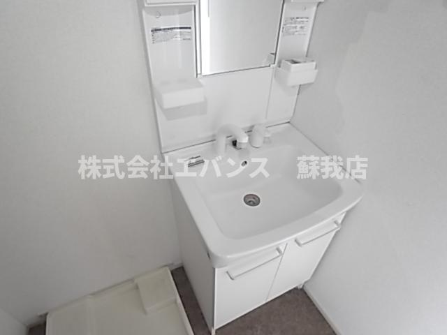 【独立洗面台】 | クレア | 独立洗面台、小物を置くことができて便利です