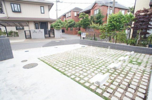 市川市東菅野３丁目のアパートの駐車場