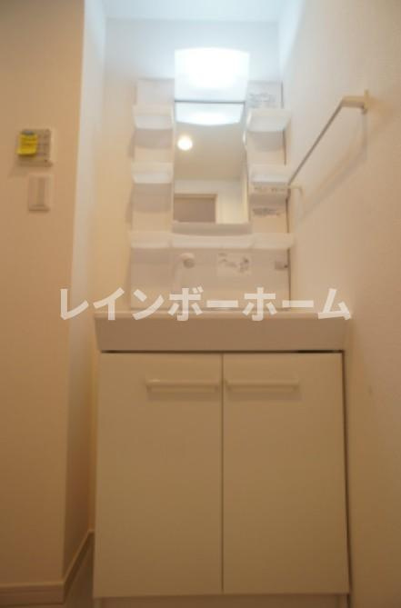 市川市東菅野３丁目のアパートの独立洗面台