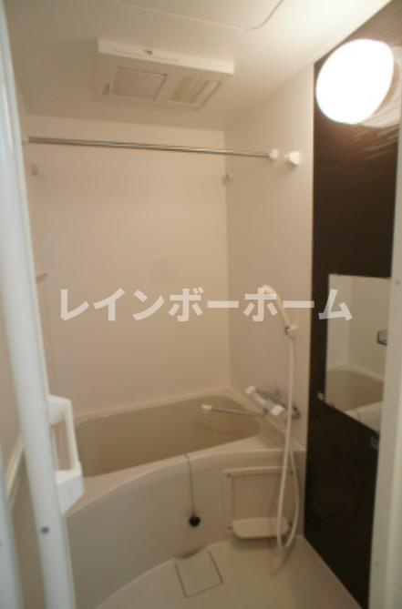 市川市東菅野３丁目のアパートの浴室