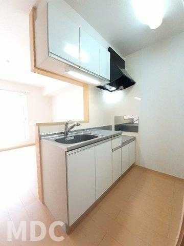 徳島市蔵本町３丁目のアパートのキッチン