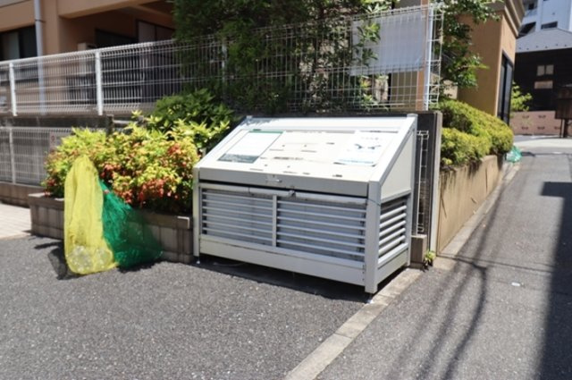  | ウィステリア | ゴミ置き場