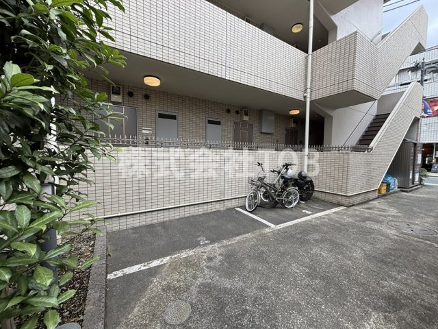 【その他共用部分】 | ルピナスコート柴崎 | バイク置場