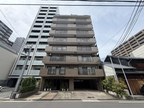 ノイエ・シュトラッセ山木田ビルの外観
