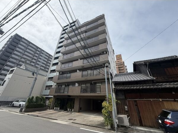 ノイエ・シュトラッセ山木田ビルの外観