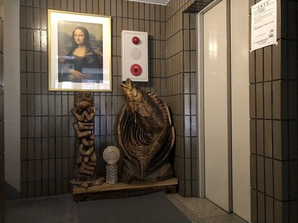 ノイエ・シュトラッセ山木田ビルのロビー