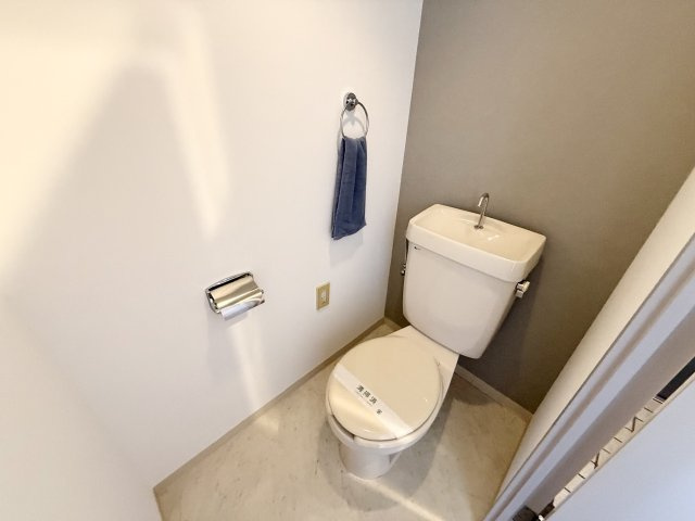 ホーユウパレス京都桂の展望|バルコニーからの眺望です。東を向いて撮影しています。4階部分で遮るものが無いので洗濯物がよく乾きます。