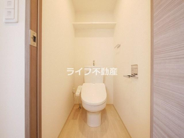 レジュールアッシュOSAKA今里駅前のトイレ|シンプルで使いやすいトイレです