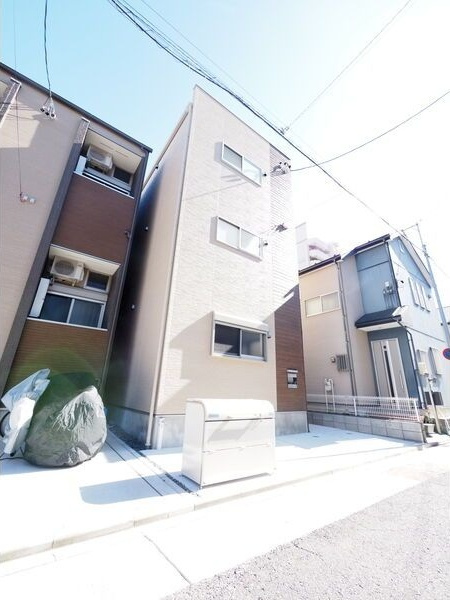 エステミリックスⅡの外観