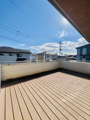 前橋市荒牧町のバルコニー|日当たりも良好な広々バルコニー♪