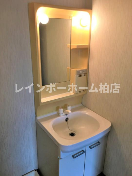 仲介手数料50％半額キャンペーン物件の洗面所|独立洗面所です