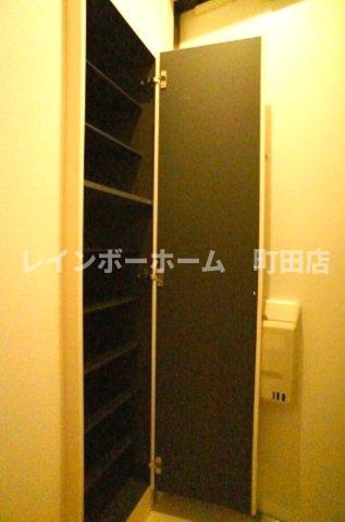 リブリ・オンディーヌ金森※初期費用分割あと払いサービス利用可能物件の玄関