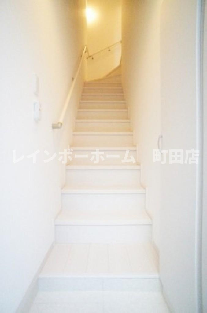 リブリ・オンディーヌ金森※初期費用分割あと払いサービス利用可能物件の玄関