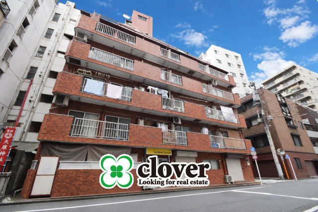 【外観】 | ワコー人形町マンション | 手入れの行き届いた外壁やエントランスなど、「見ればわかる」レベルで清潔感を保ったマンションです。築年数を感じさせない姿で皆様をお出迎えします。～即日のご見学可能～　お問合せはお気軽にどうぞ。