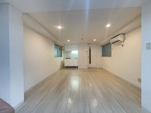 長堀橋ZENSHIN,BLDの内装