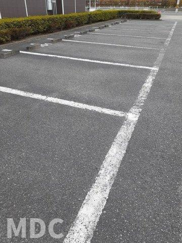 板野郡北島町鯛浜字かやのアパートの駐車場