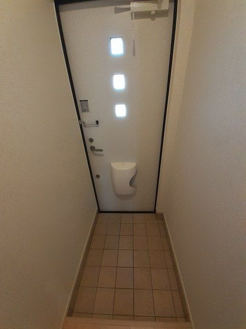 サニーベールＫの玄関