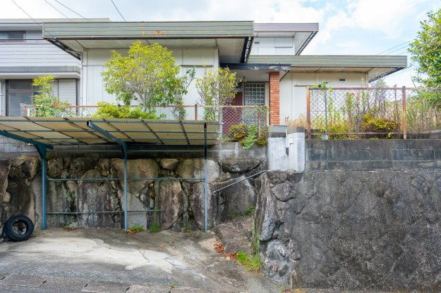【土地】南区柏原三丁目の前面道路含む現地写真