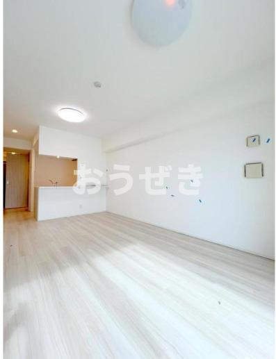 Ｓ－ＲＥＳＩＤＥＮＣＥ浅草の居間・リビング
