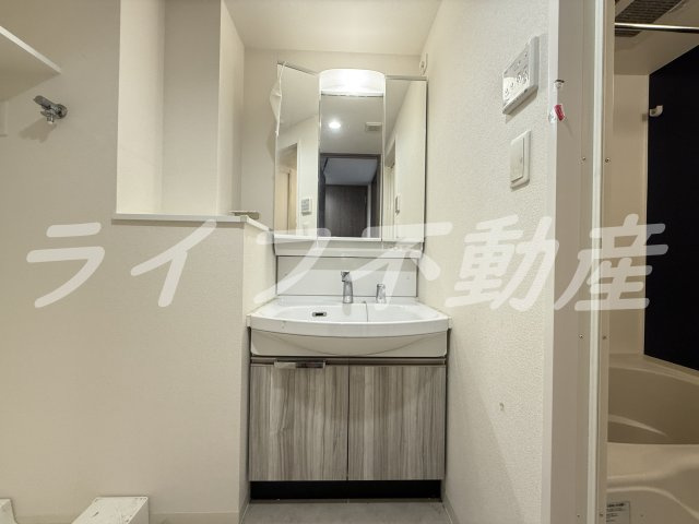 プレサンス森ノ宮 THEゲートの独立洗面台|朝の身支度には欠かせない独立洗面化粧台