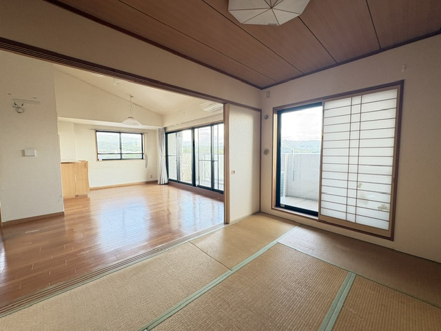 シャリエ三島松が丘　三島市松が丘の和室|落ち着きと安らぎを感じられる、趣のある和室もございます。