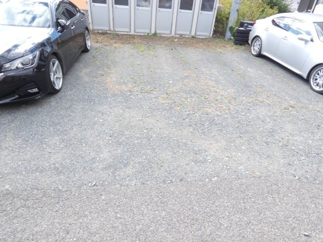 辺見ハイツの駐車場