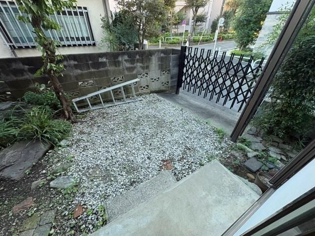 【庭】 | 金子様アパート