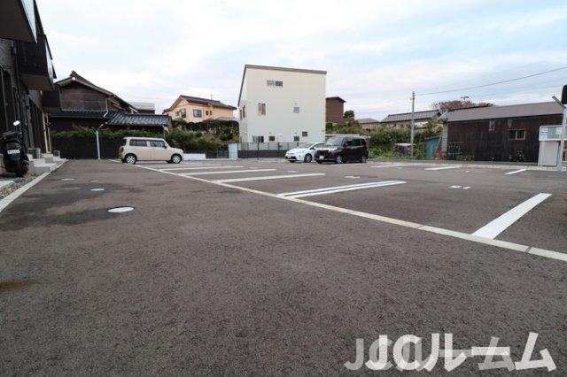 ラ・プラージュの駐車場