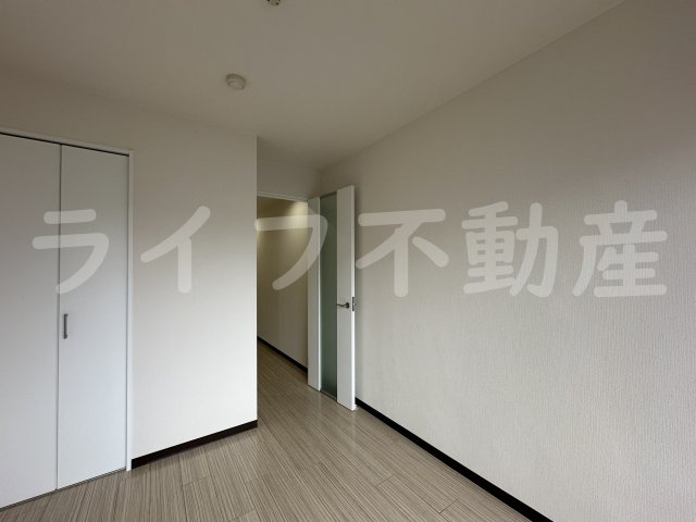 U-ro玉造Ⅱの内装|明るい色調の室内です