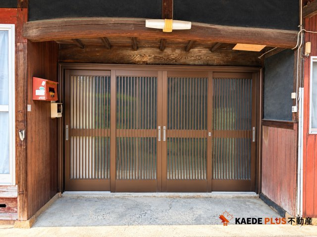 【カエデプラス不動産】東近江市宮川町の玄関