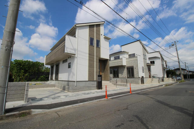 ブルーミングガーデン　市川市下貝塚３丁目３棟／１期１号棟の前面道路含む現地写真|★販売現地★