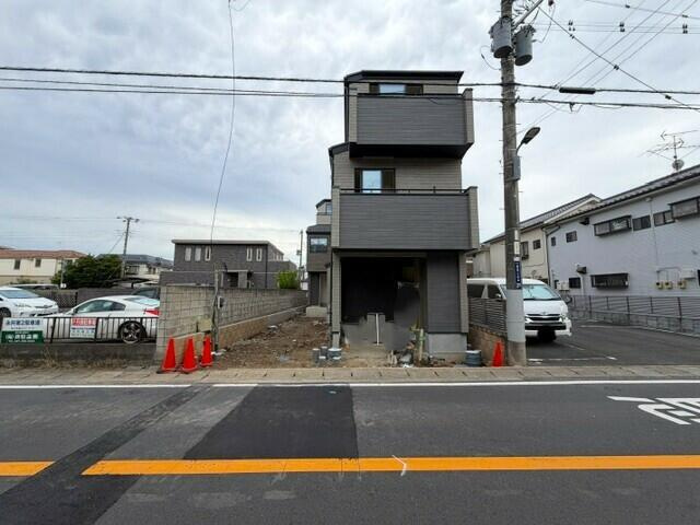 市川市相之川１丁目１０１４番の前面道路含む現地写真