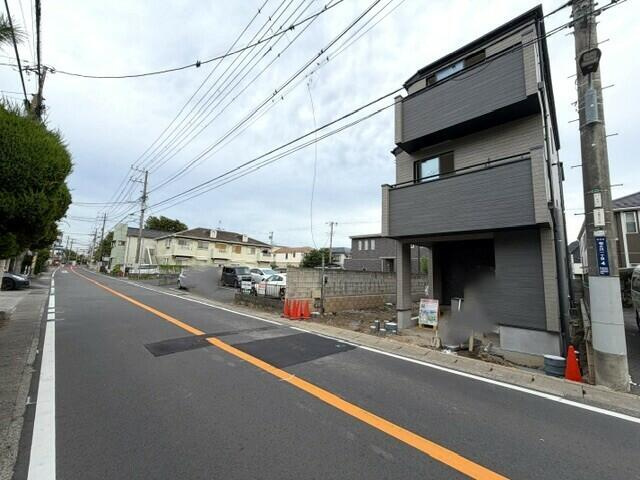市川市相之川１丁目１０１４番の前面道路含む現地写真