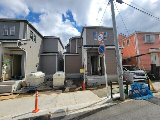 市川市本北方３丁目７０４番の前面道路含む現地写真