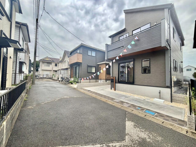 ブルーミングガーデン　柏市西原３丁目１棟／１期１号棟の前面道路含む現地写真|前面道路含む現地写真