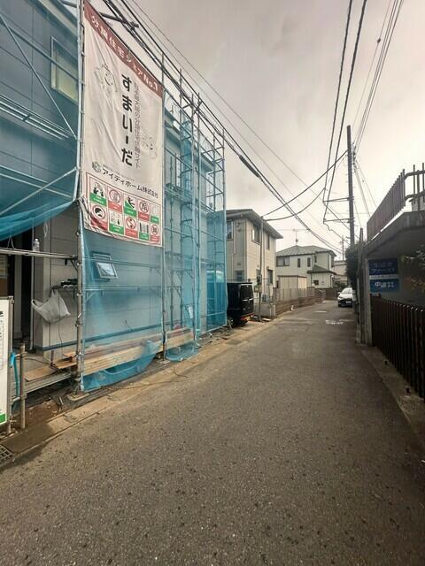 柏市西町０１期の前面道路含む現地写真