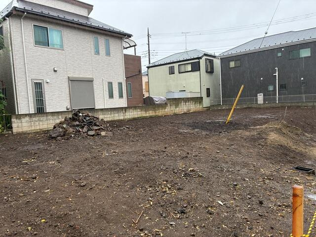 松戸市三矢小台の前面道路含む現地写真|（1号棟）